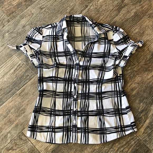 Express Tops - Express black and white button up
